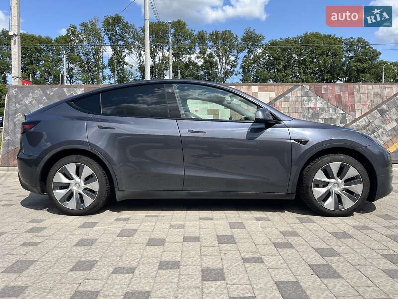 Внедорожник / Кроссовер Tesla Model Y 2021 в Ровно