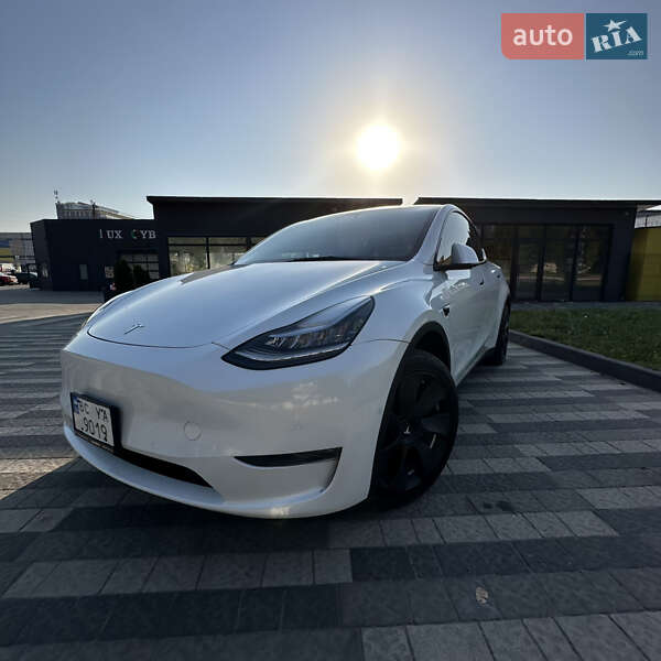 Tesla Model Y 2022