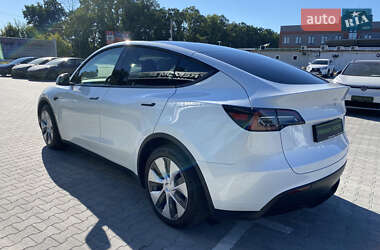 Позашляховик / Кросовер Tesla Model Y 2023 в 