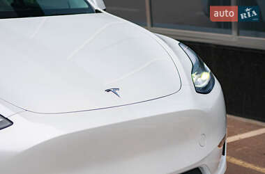 Внедорожник / Кроссовер Tesla Model Y 2022 в 