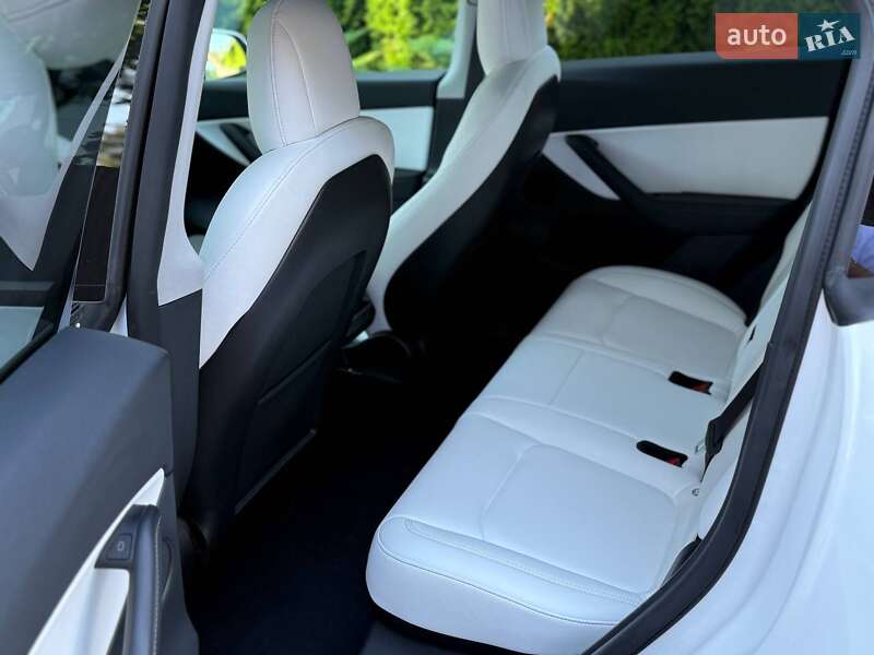 Позашляховик / Кросовер Tesla Model Y 2022 в Бучі