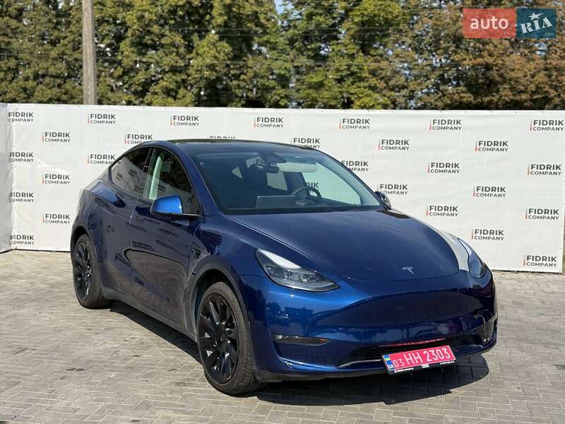 Tesla Model Y 2023