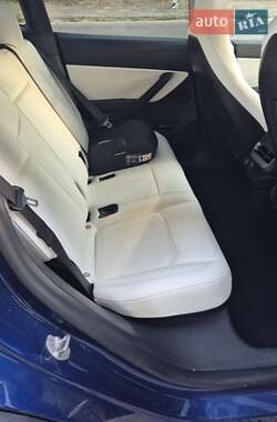 Позашляховик / Кросовер Tesla Model Y 2021 в 