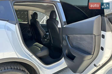 Внедорожник / Кроссовер Tesla Model Y 2021 в 