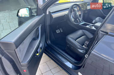 Позашляховик / Кросовер Tesla Model Y 2021 в 