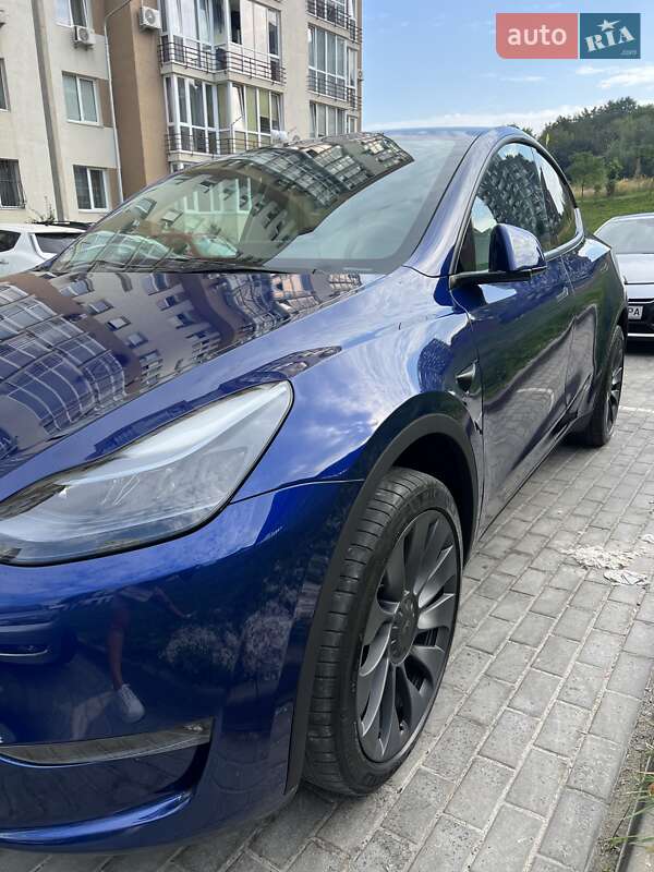 Внедорожник / Кроссовер Tesla Model Y 2023 в Львове