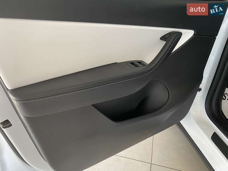 Внедорожник / Кроссовер Tesla Model Y 2021 в Одессе фото 40 Внедорожник / Кроссовер Tesla Model Y 2021 в Одессе