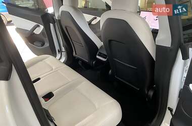 Позашляховик / Кросовер Tesla Model Y 2021 в 