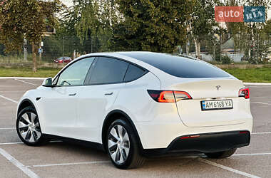 Внедорожник / Кроссовер Tesla Model Y 2024 в 