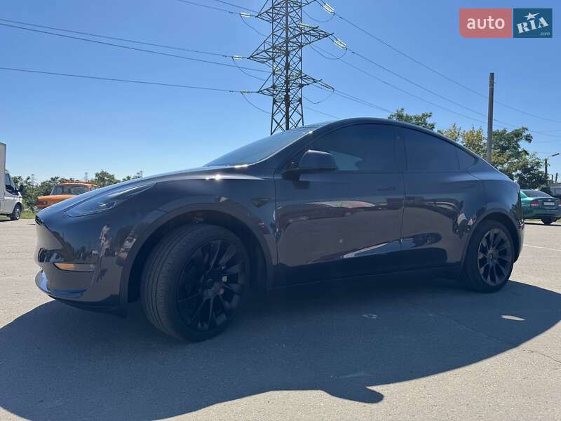 Внедорожник / Кроссовер Tesla Model Y 2024 в Киеве