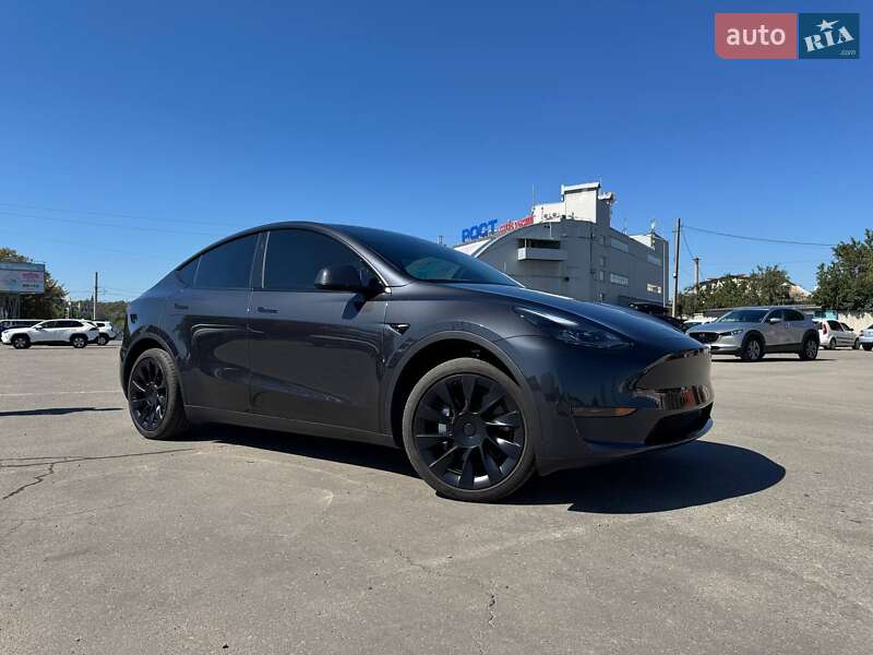 Внедорожник / Кроссовер Tesla Model Y 2024 в Киеве
