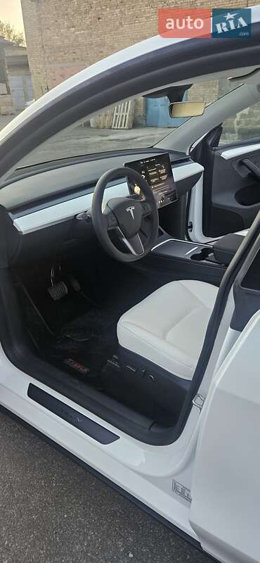 Внедорожник / Кроссовер Tesla Model Y 2024 в Киеве фото 7 Внедорожник / Кроссовер Tesla Model Y 2024 в Киеве
