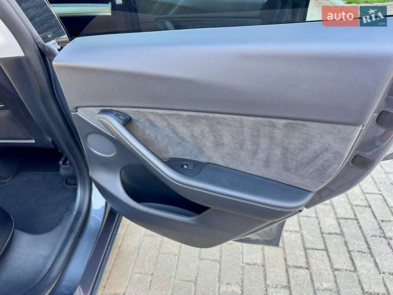 Позашляховик / Кросовер Tesla Model Y 2021 в Харкові фото 32 Позашляховик / Кросовер Tesla Model Y 2021 в Харкові