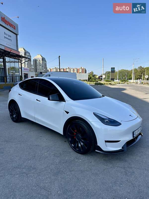 Позашляховик / Кросовер Tesla Model Y 2022 в Дніпрі