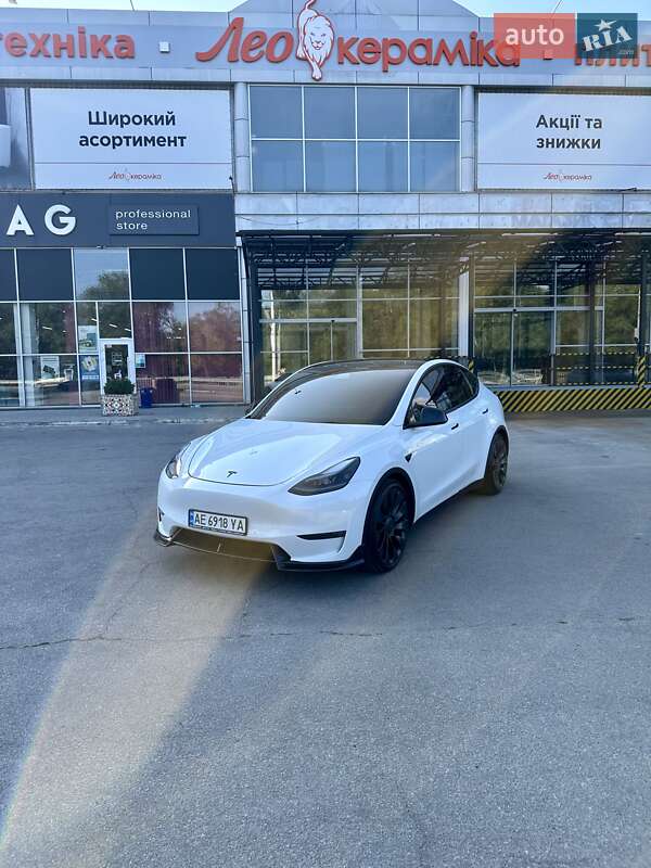 Tesla Model Y 2022 Tesla Model Y 2022