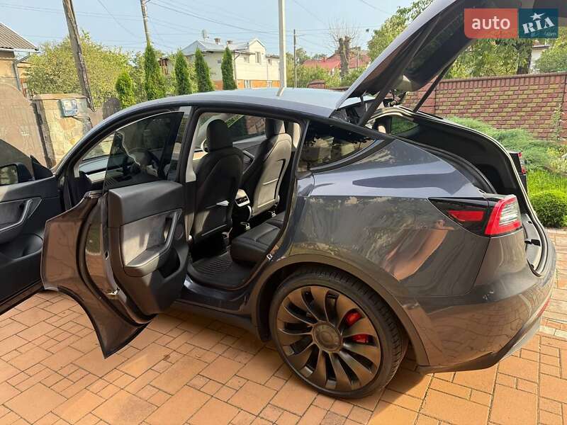 Внедорожник / Кроссовер Tesla Model Y 2021 в Стрые