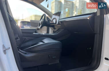 Позашляховик / Кросовер Tesla Model Y 2022 в 