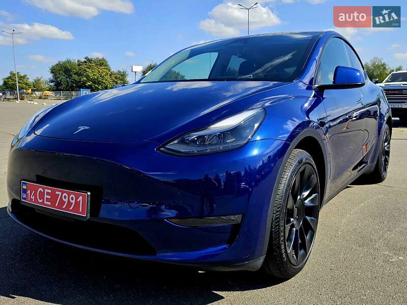 Tesla Model Y 2024