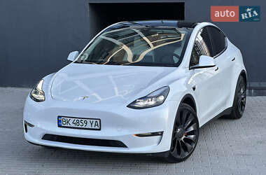 Внедорожник / Кроссовер Tesla Model Y 2023 в Ровно