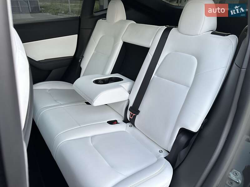 Позашляховик / Кросовер Tesla Model Y 2022 в Кам'янському