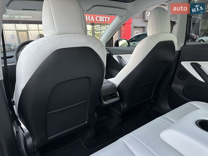Позашляховик / Кросовер Tesla Model Y 2022 в Кам'янському