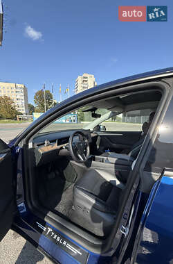 Позашляховик / Кросовер Tesla Model Y 2023 в 