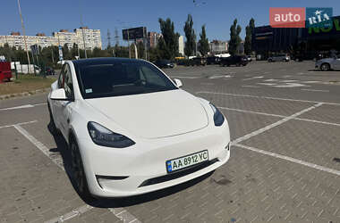 Внедорожник / Кроссовер Tesla Model Y 2022 в Киеве