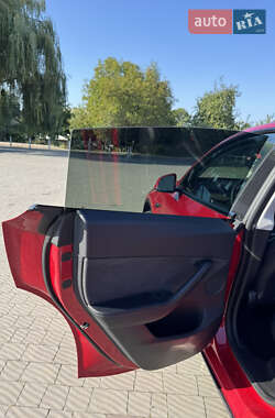 Позашляховик / Кросовер Tesla Model Y 2021 в 