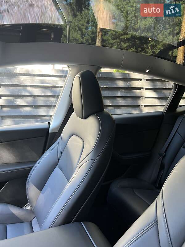 Внедорожник / Кроссовер Tesla Model Y 2023 в Киеве