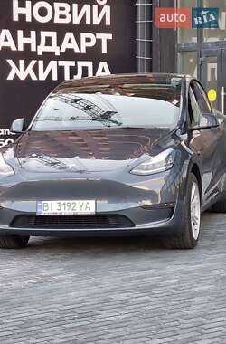 Позашляховик / Кросовер Tesla Model Y 2023 в 