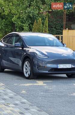 Позашляховик / Кросовер Tesla Model Y 2023 в 