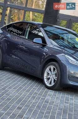 Позашляховик / Кросовер Tesla Model Y 2023 в 
