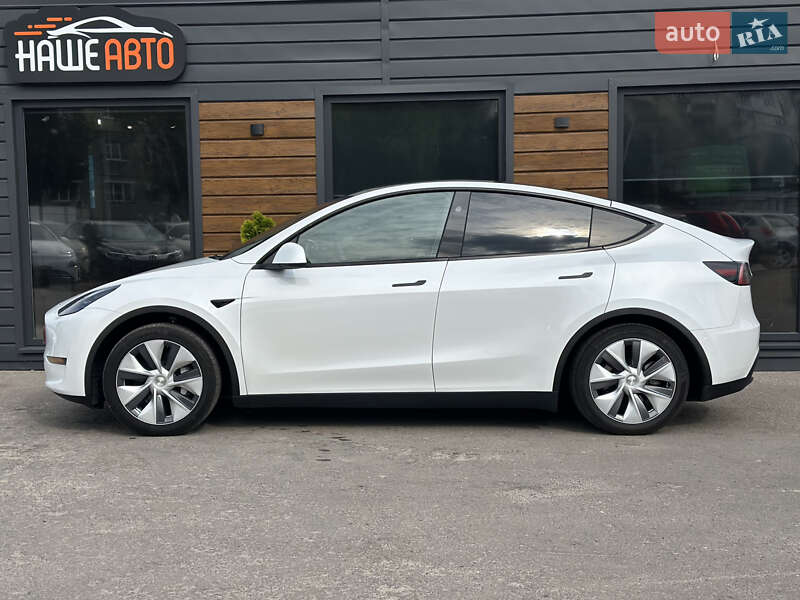 Позашляховик / Кросовер Tesla Model Y 2023 в Шептицькому