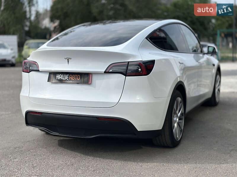 Позашляховик / Кросовер Tesla Model Y 2023 в Шептицькому