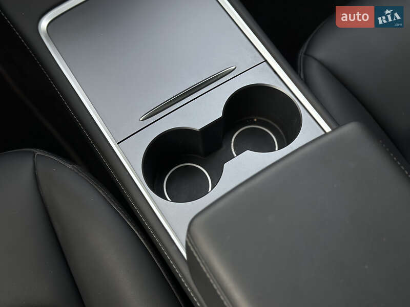Позашляховик / Кросовер Tesla Model Y 2023 в Шептицькому