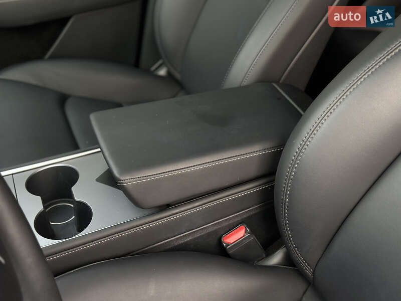 Позашляховик / Кросовер Tesla Model Y 2023 в Шептицькому