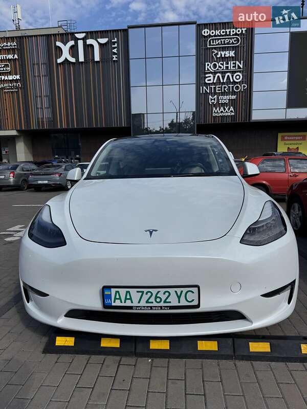 Позашляховик / Кросовер Tesla Model Y 2022 в 