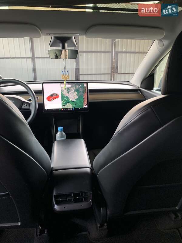 Позашляховик / Кросовер Tesla Model Y 2021 в Новомосковську