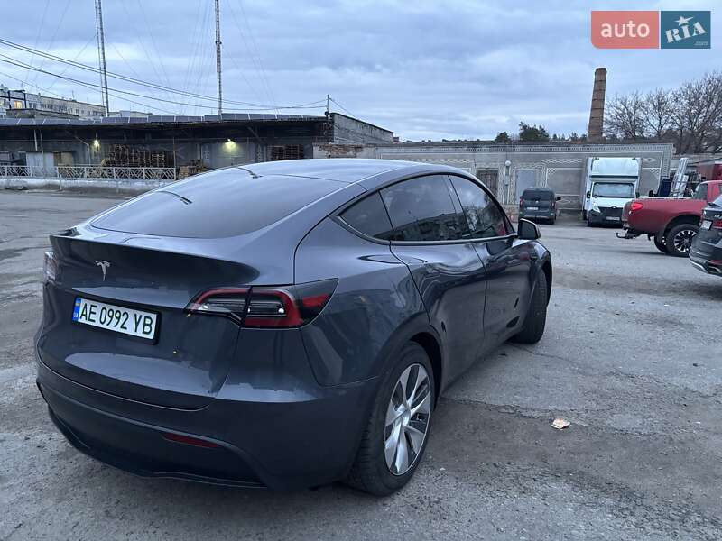 Позашляховик / Кросовер Tesla Model Y 2021 в Новомосковську
