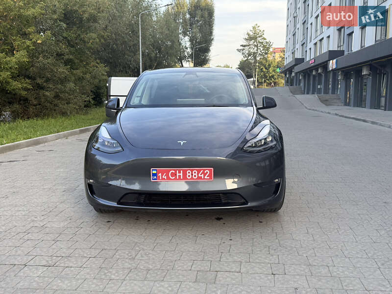 Tesla Model Y 2023