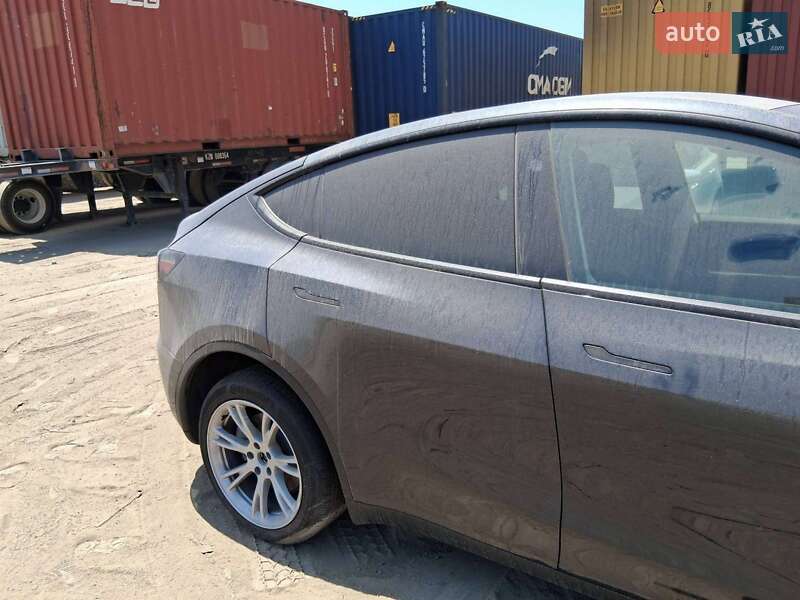 Позашляховик / Кросовер Tesla Model Y 2024 в Києві