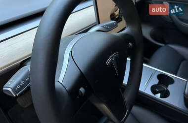 Позашляховик / Кросовер Tesla Model Y 2022 в  фото 24 Позашляховик / Кросовер Tesla Model Y 2022 в