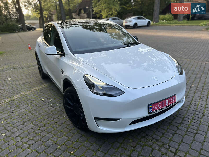 Tesla Model Y 2023