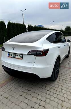 Позашляховик / Кросовер Tesla Model Y 2024 в 