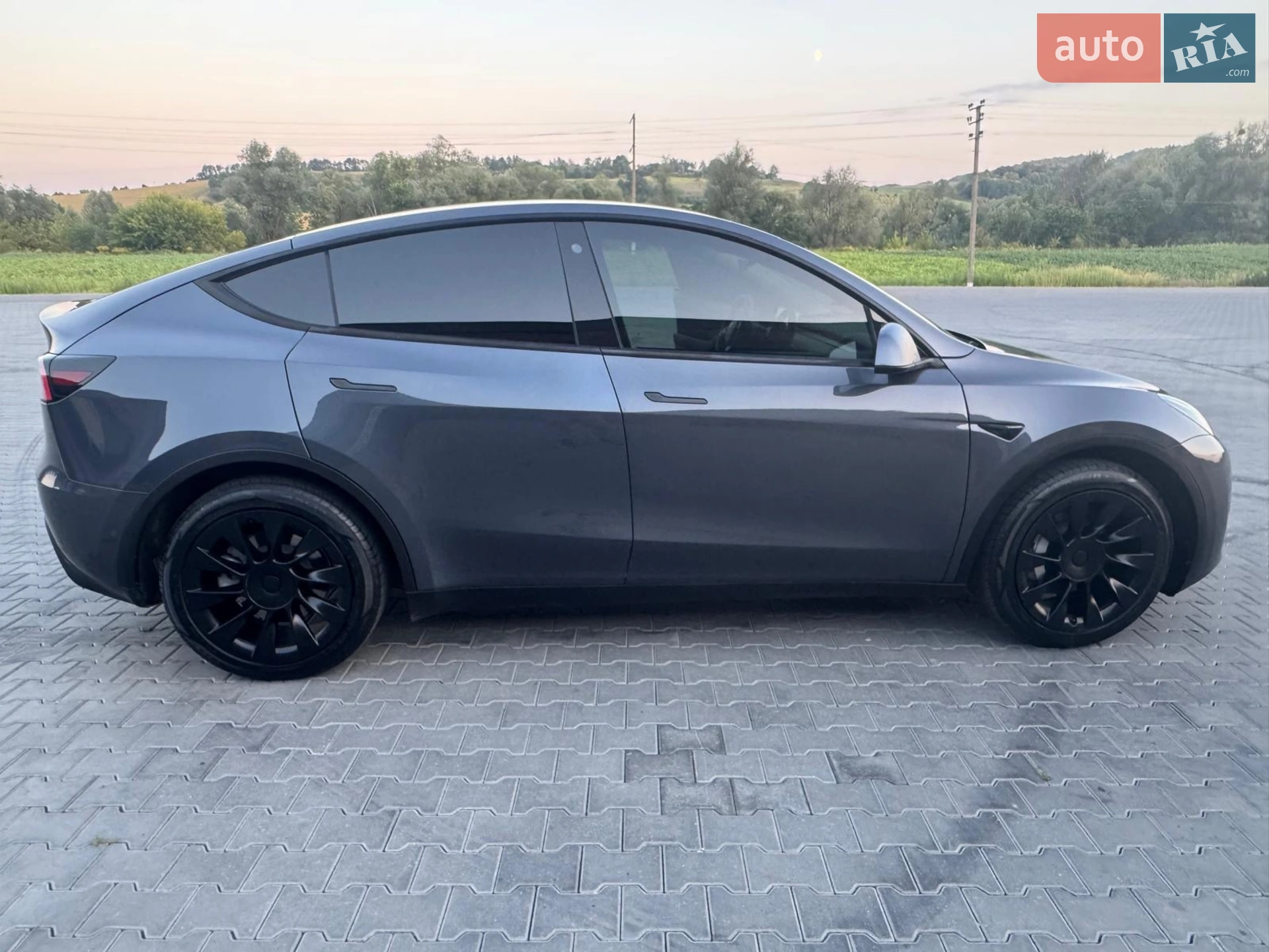 2021 Tesla Model Y - мініатюра 3