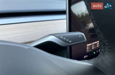 Внедорожник / Кроссовер Tesla Model Y 2024 в 