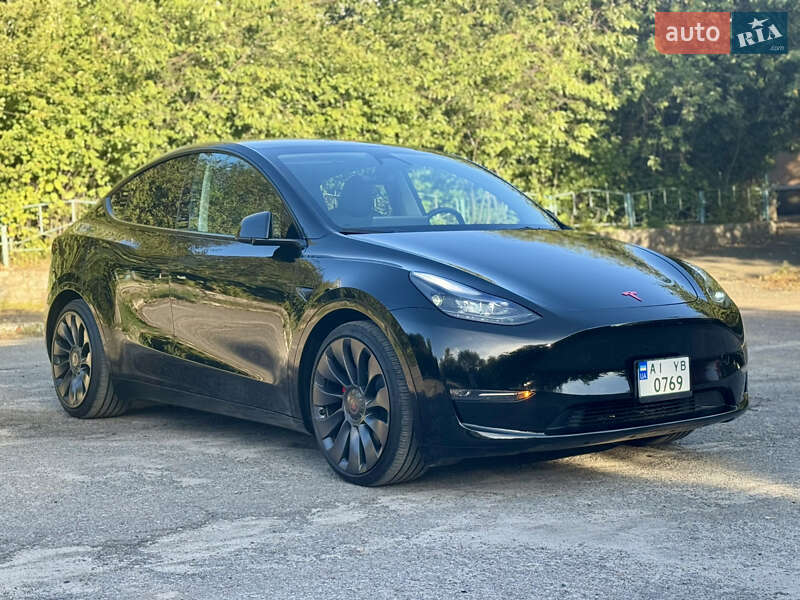 Позашляховик / Кросовер Tesla Model Y 2024 в Києві