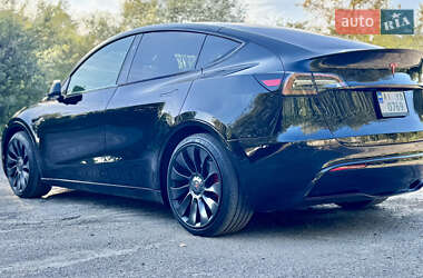 Внедорожник / Кроссовер Tesla Model Y 2024 в 