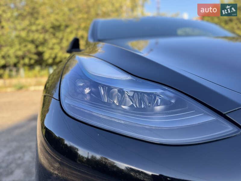 Позашляховик / Кросовер Tesla Model Y 2024 в Києві