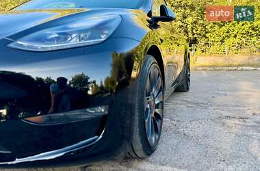 Внедорожник / Кроссовер Tesla Model Y 2024 в 
